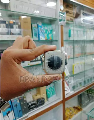 8 in 1 Ultra Smart Watch 8 መቀያየሪያ ያለው +Screen Protector ያለው