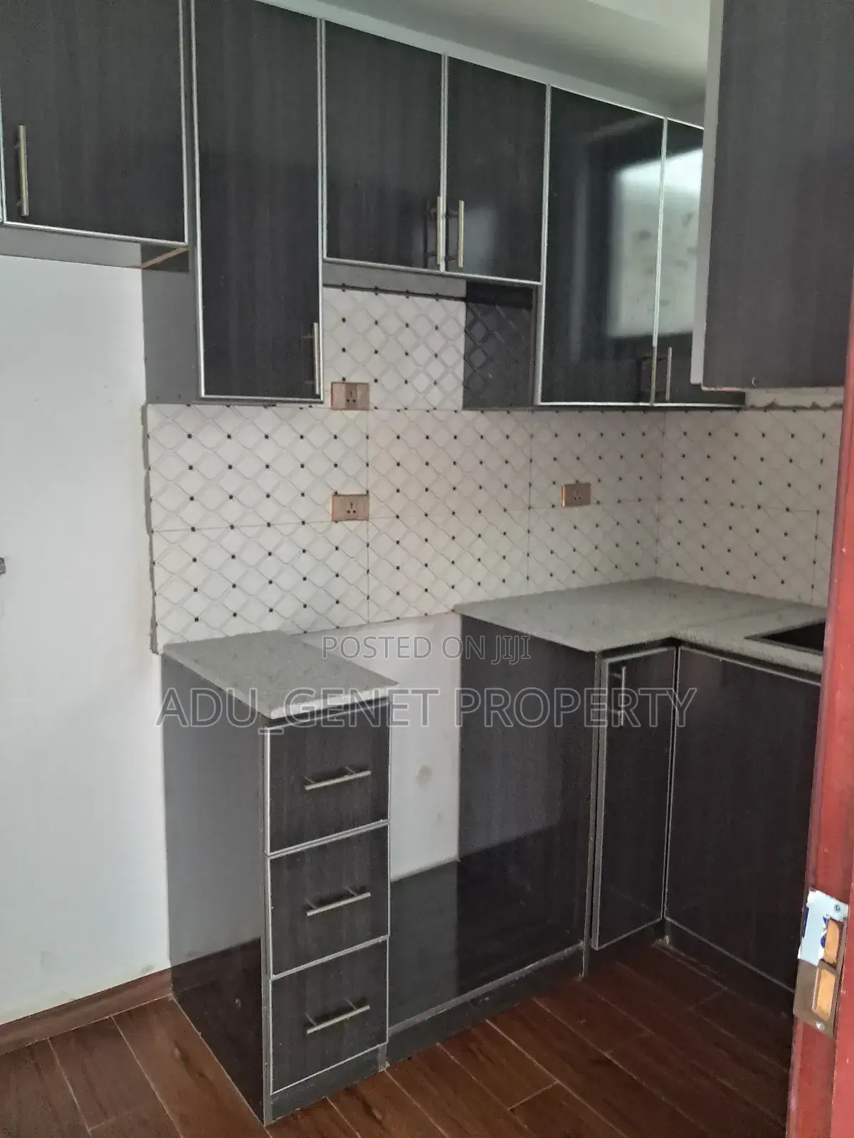 Furnished 3bdrm Apartment in ኖህ, Yeka for sale