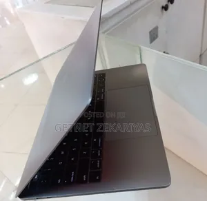 New Laptop Apple MacBook Pro 2017 8GB Intel Core I5 SSD 256GB