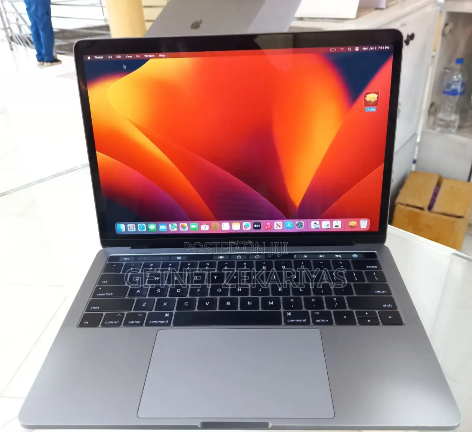 New Laptop Apple MacBook Pro 2017 8GB Intel Core I5 SSD 256GB