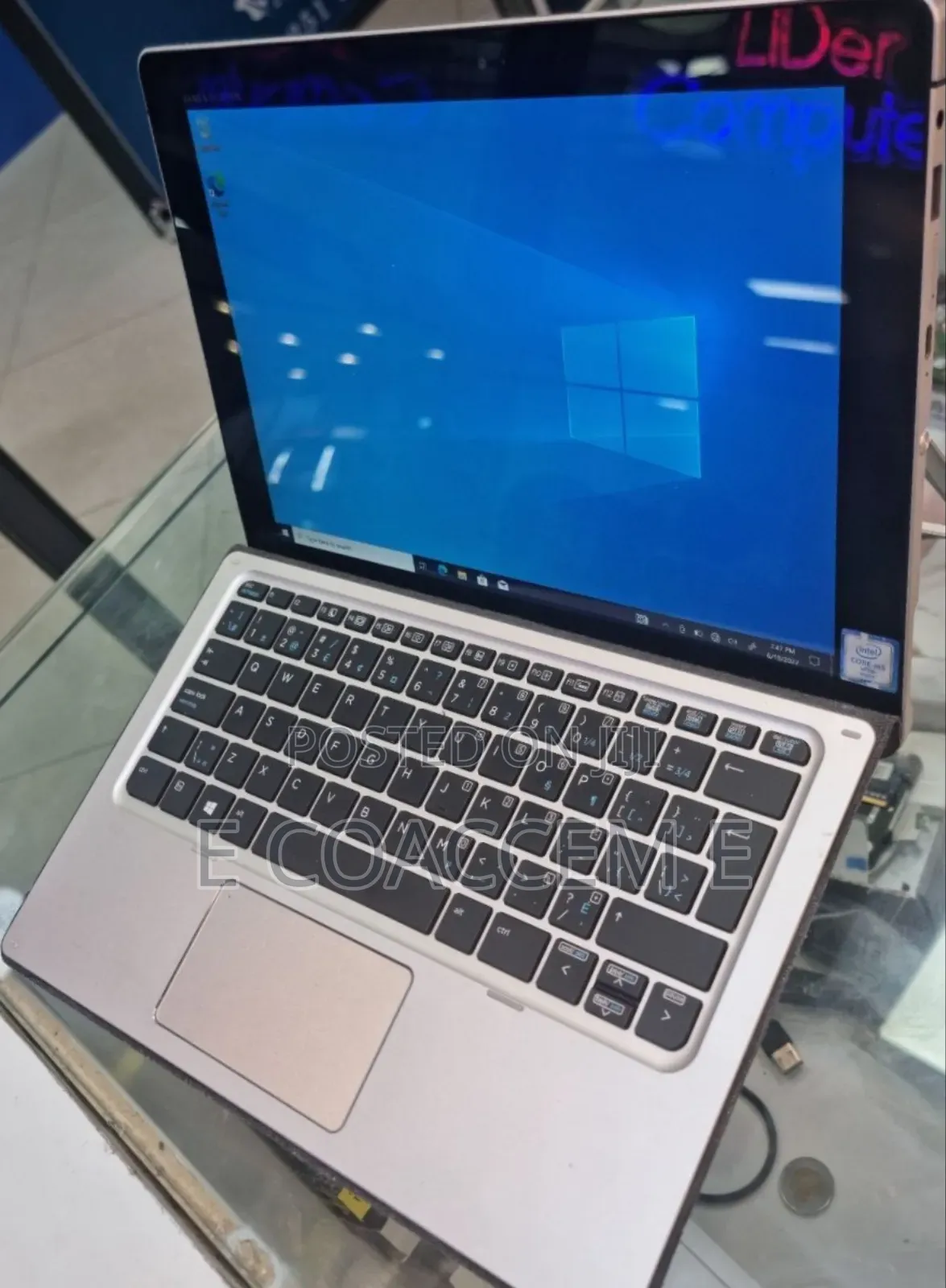 New Laptop HP 8GB Intel SSD 256GB