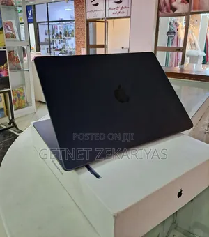 Photo - New Laptop Apple MacBook Air 2023 M2 8GB Apple M2 SSD 512GB