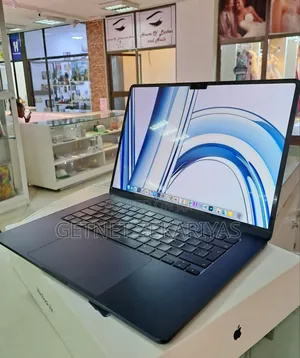 New Laptop Apple MacBook Air 2023 M2 8GB Apple M2 SSD 512GB