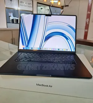 New Laptop Apple MacBook Air 2023 M2 8GB Apple M2 SSD 512GB