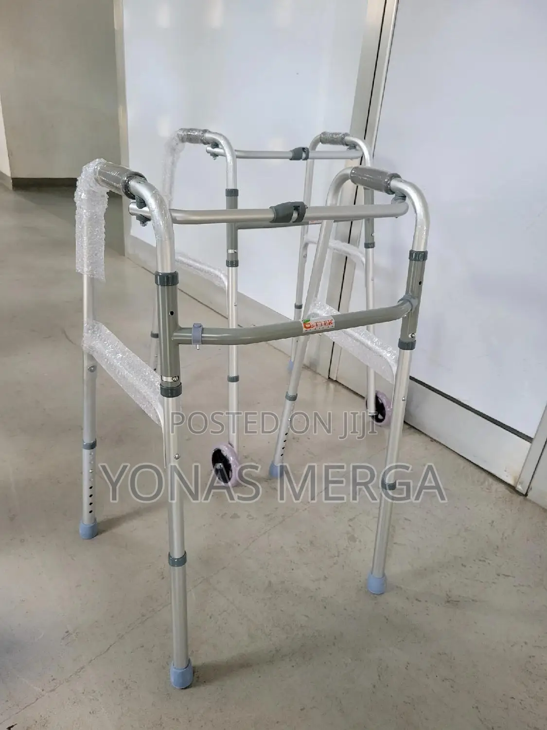 Adjustable Height Loading Capacity 150kg Walker|¿Non-Wheeled