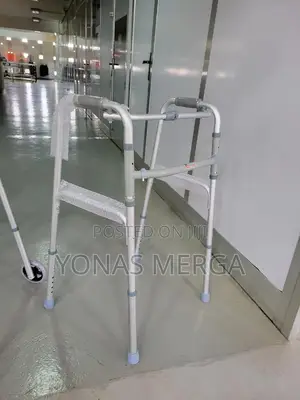 Frame With 2 Wheels, Walker፭ ̄Assist Equipped Wheels
Walker