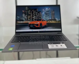 New Laptop HP ZBook Firefly G8 16GB Intel Core I7 SSD 512GB