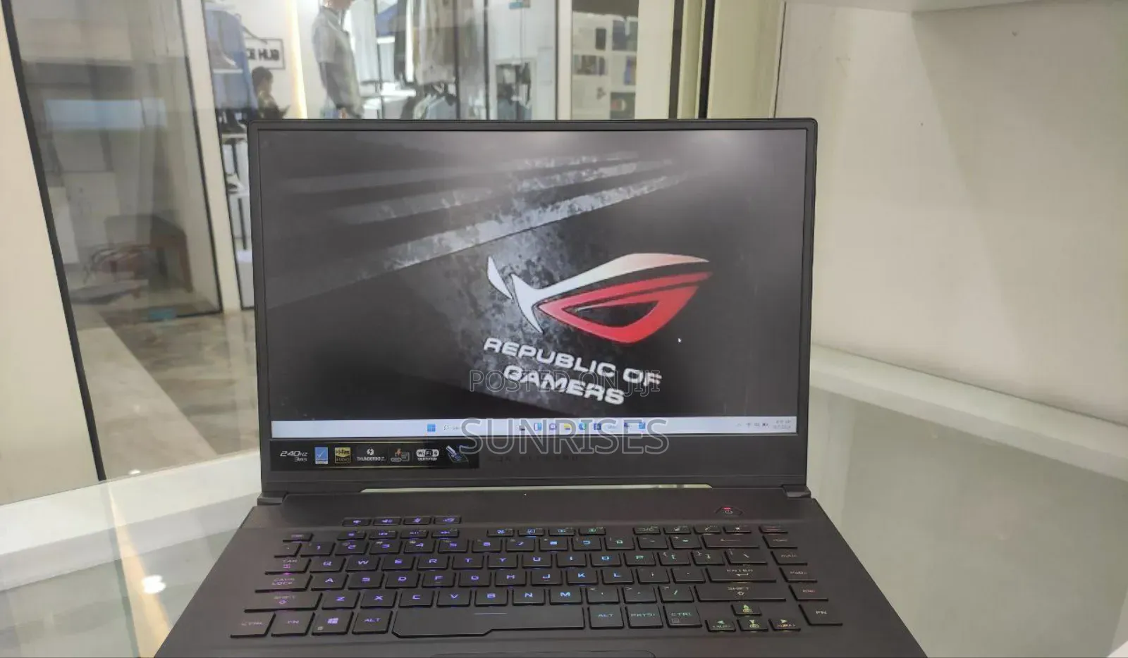 New Laptop Asus ROG Zephyrus G15 16GB Intel Core I7 SSD 1T