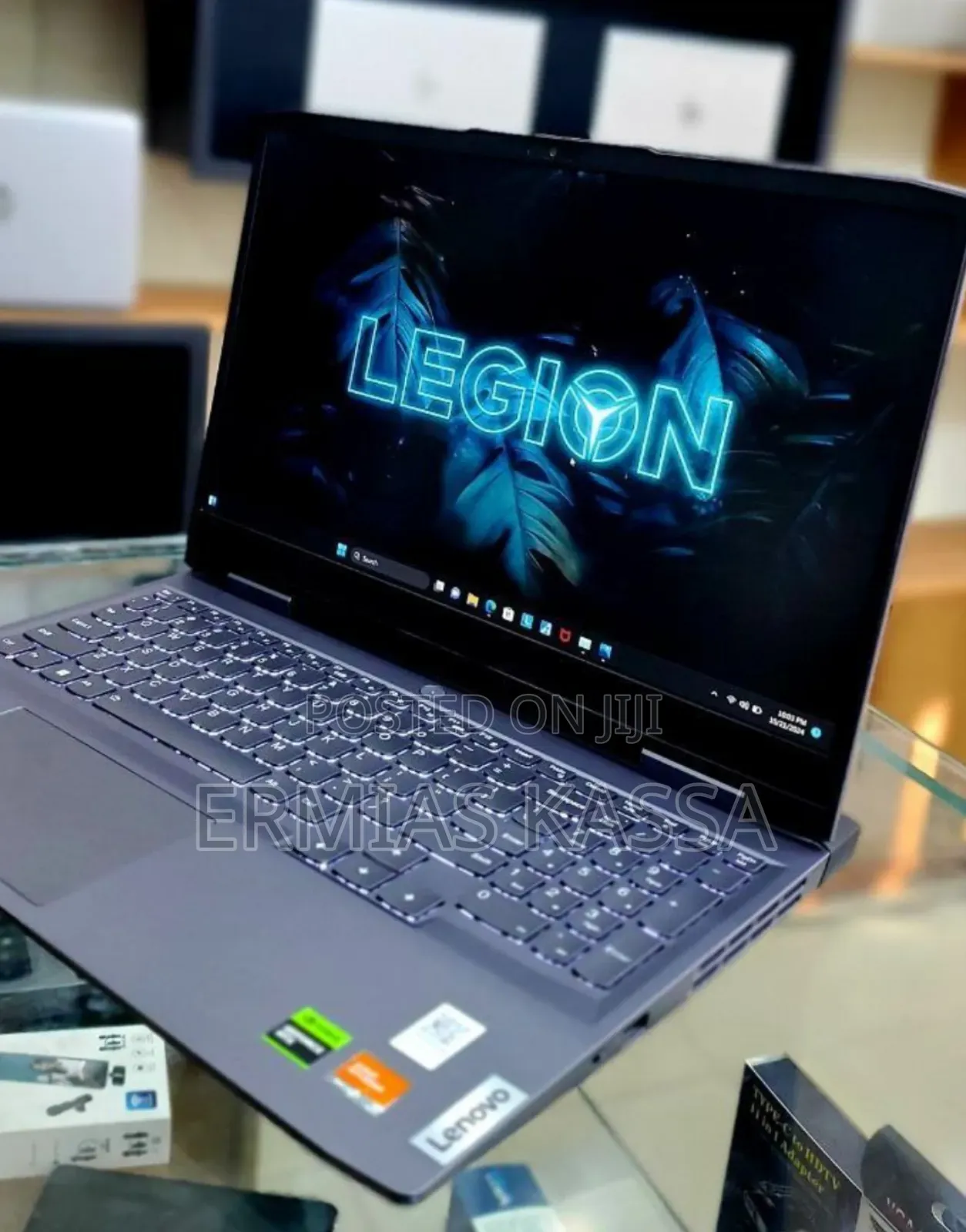 New Laptop Lenovo LOQ 15IRH8 16GB AMD Ryzen 7 SSD 512GB