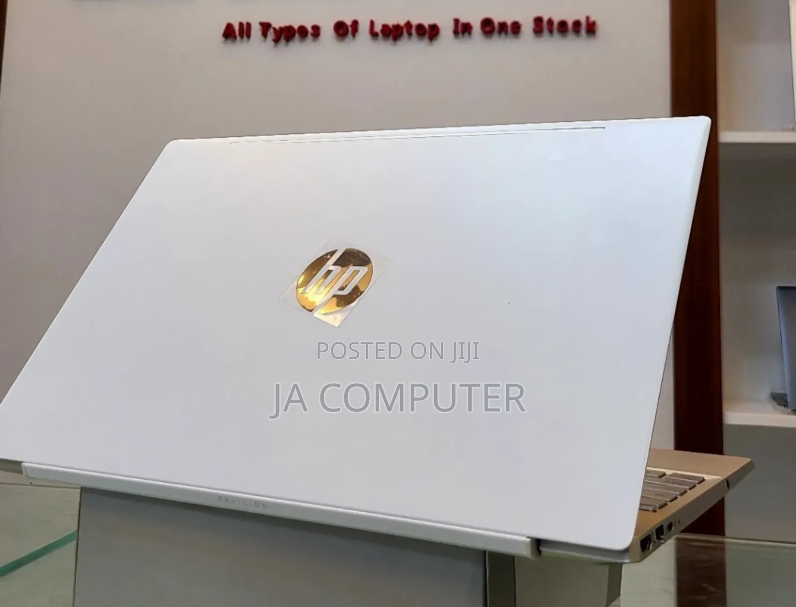 New Laptop HP Pavilion 15 8GB Intel Core I5 SSHD (Hybrid) 750GB