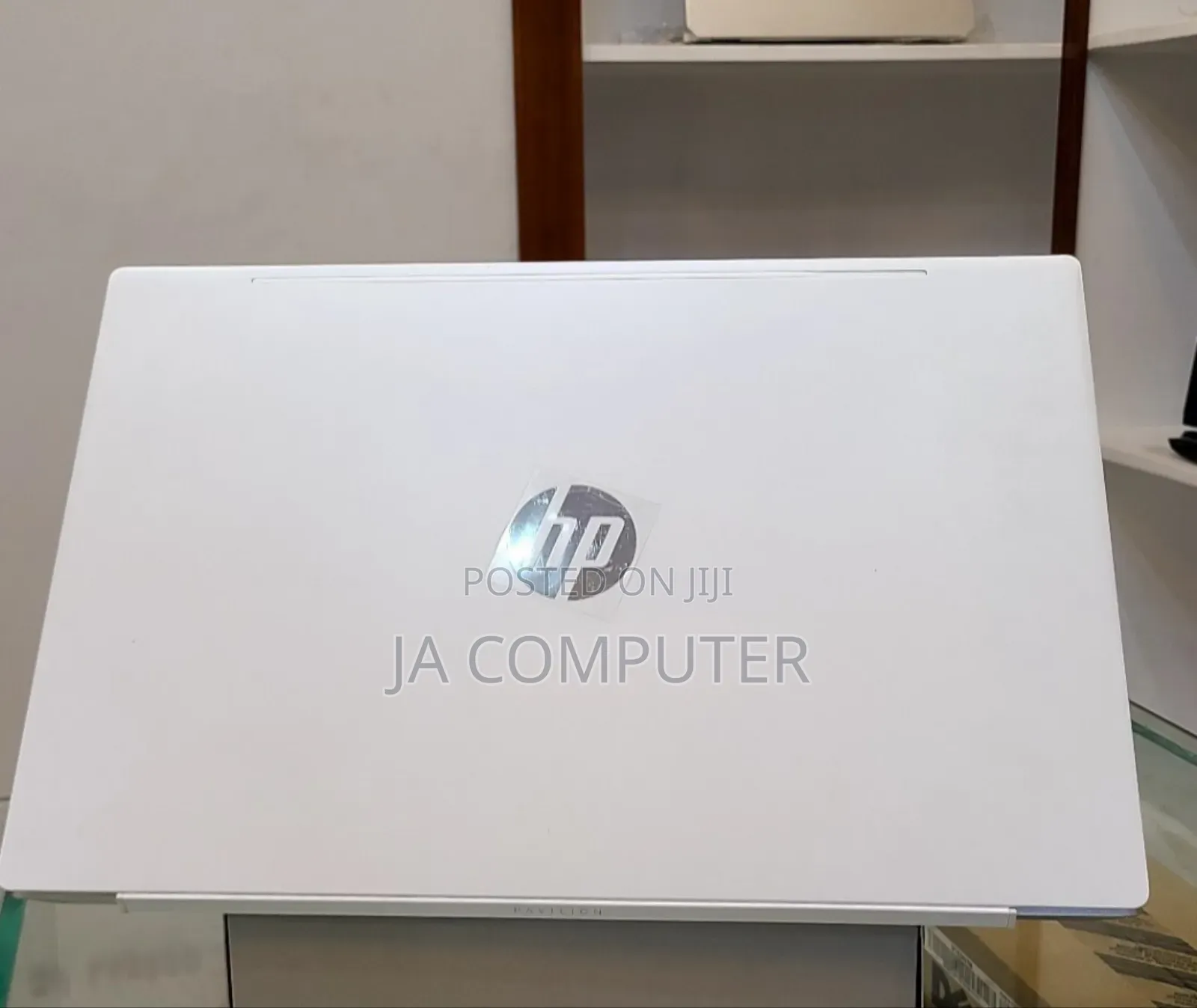 New Laptop HP Pavilion 15 8GB Intel Core I5 SSHD (Hybrid) 750GB