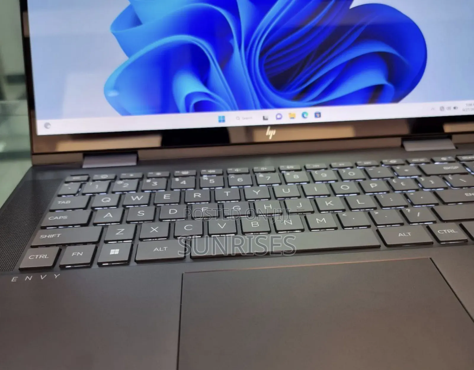 New Laptop HP Envy X360 16GB AMD Ryzen 7 SSD 512GB