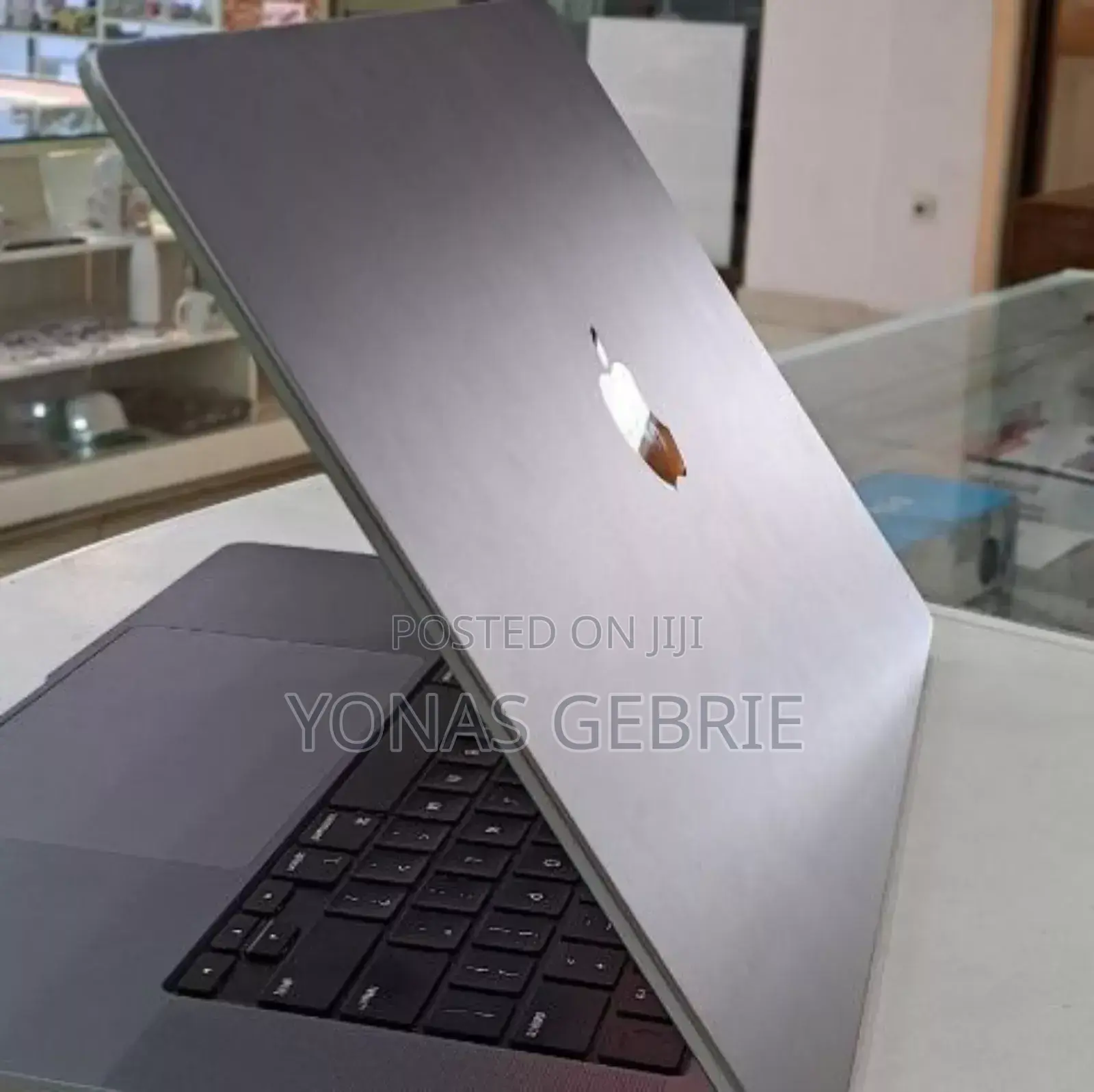 New Laptop Apple MacBook Pro 2023 M2 32GB Intel Core I9 SSD 512GB