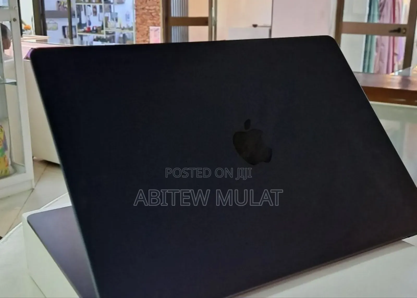 New Laptop Apple MacBook Air 2023 M2 8GB Apple M2 SSD 512GB