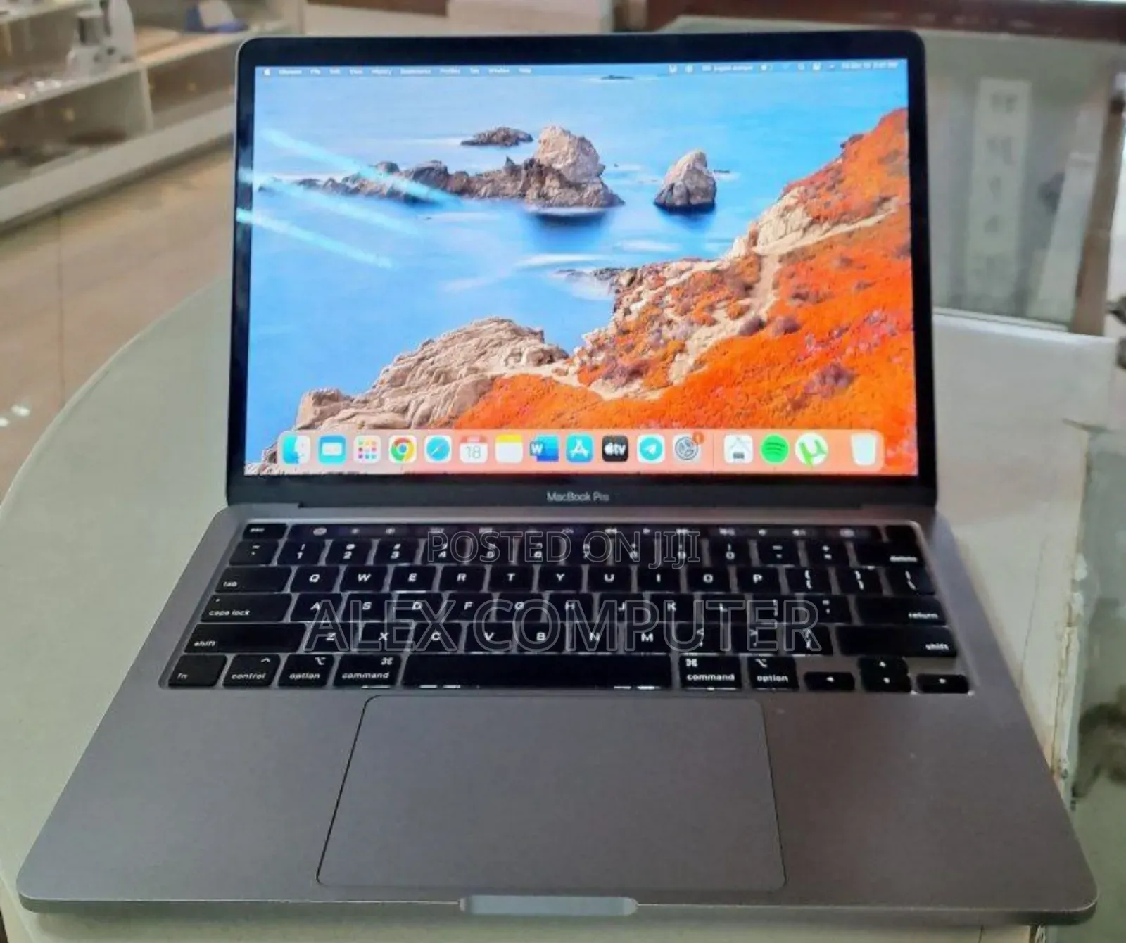 New Laptop Apple MacBook Pro M1 16GB Intel Core I5 SSD 512GB