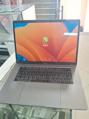 New Laptop Apple MacBook Pro 2018 32GB Intel Core I9 SSD 1T