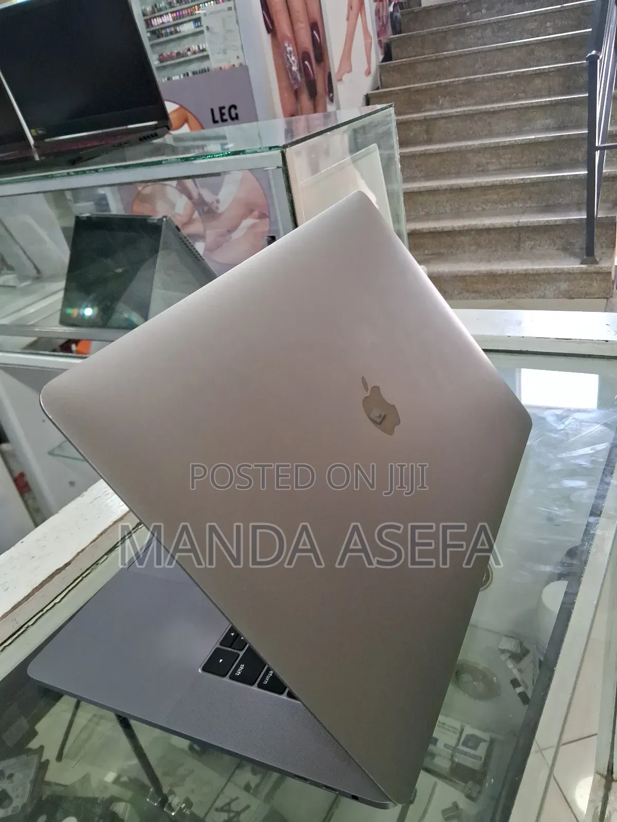 New Laptop Apple MacBook Pro 2018 32GB Intel Core I9 SSD 1T