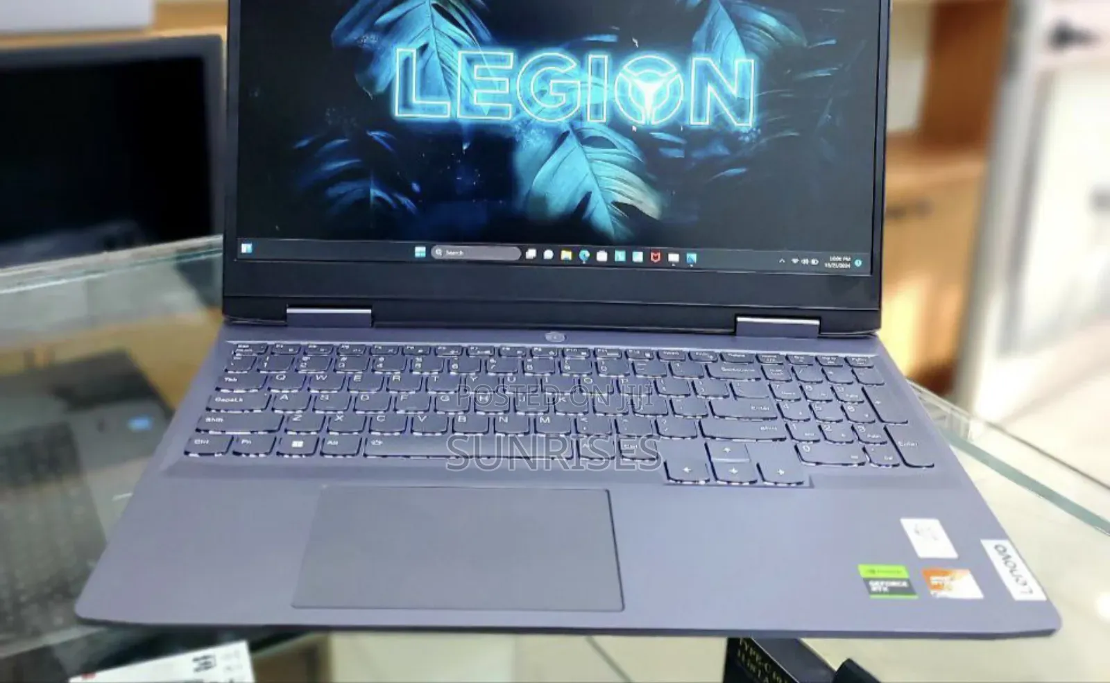 New Laptop Lenovo LOQ 15IRH8 16GB AMD Ryzen 7 SSD 512GB