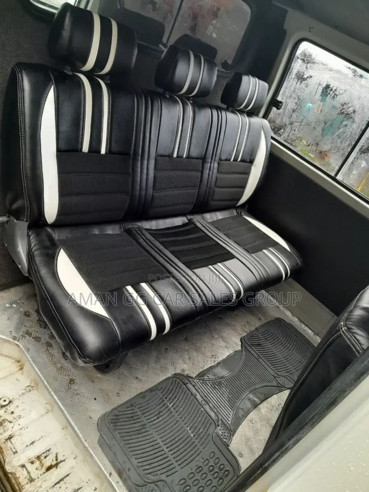 Toyota HiAce 220 2007 White