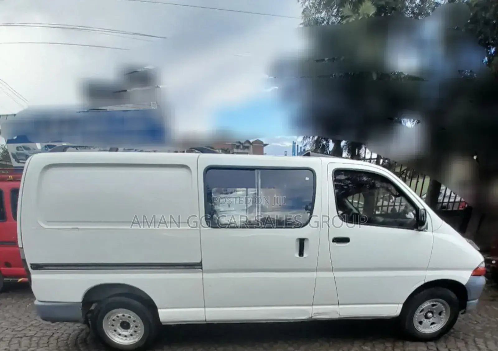 Toyota HiAce 220 2007 White