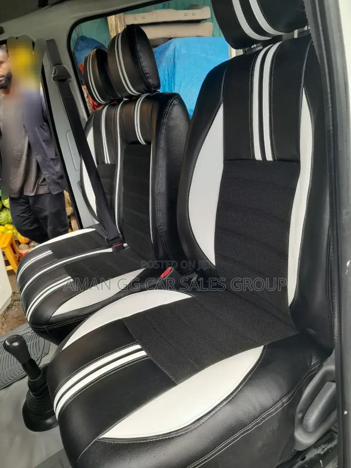 Toyota HiAce 220 2007 White