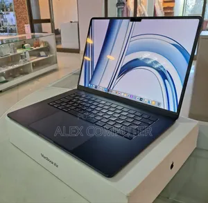 New Laptop Apple MacBook Air 2023 M2 8GB Apple M2 SSD 512GB