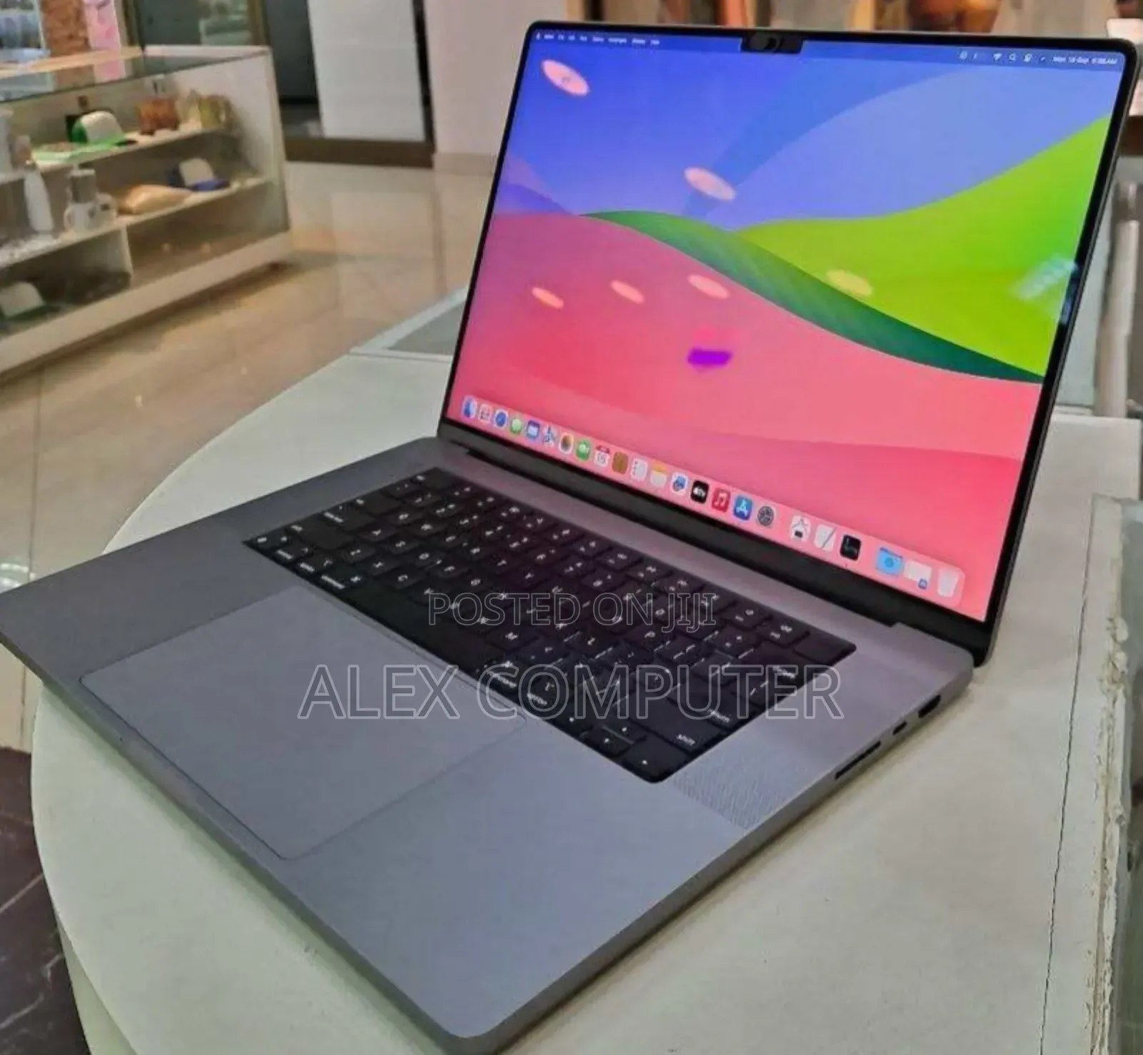 New Apple MacBook Pro 2023 M2 Max 16-Inch 32GB Apple M2 SSD 512GB