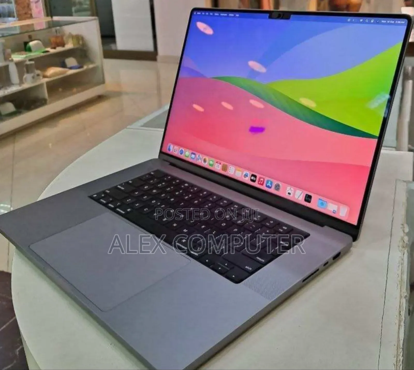 New Apple MacBook Pro 2023 M2 Max 16-Inch 32GB Apple M2 SSD 512GB