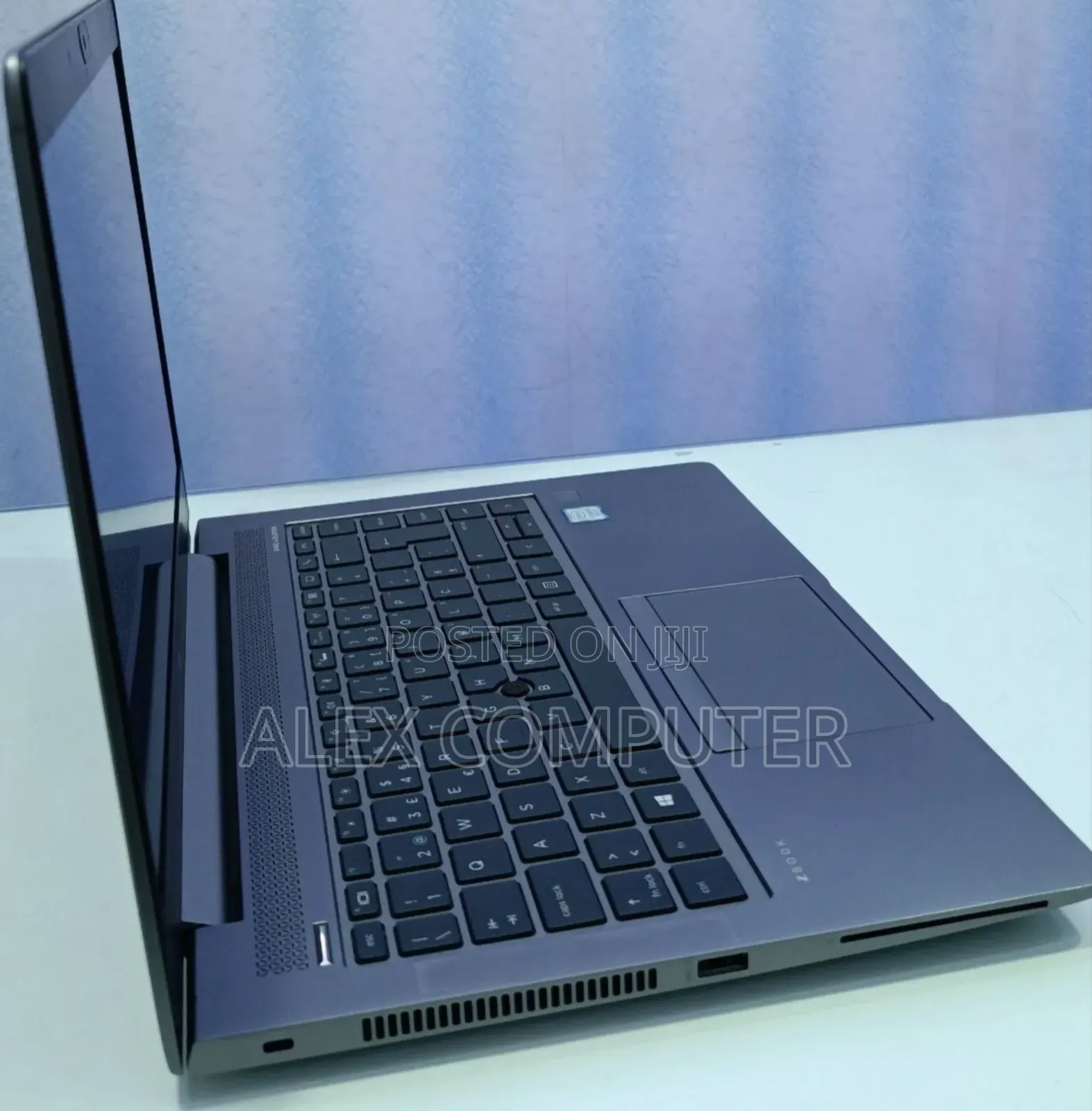 New Laptop HP ZBook Studio 8GB Intel Core I7 SSD 256GB