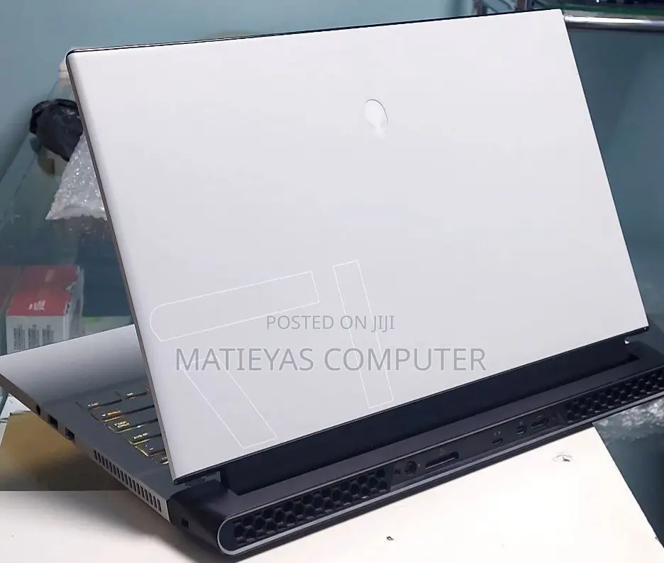 New Laptop Alienware Area-51m 16GB Intel Core I7 SSD 1T