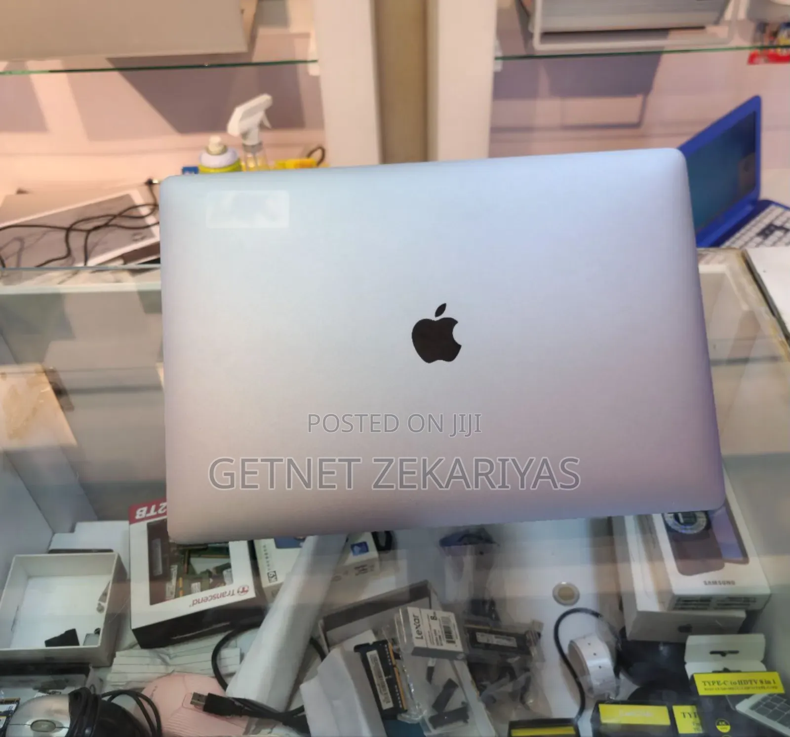 New Laptop Apple MacBook Pro 2018 16GB Intel Core I7 SSD 512GB