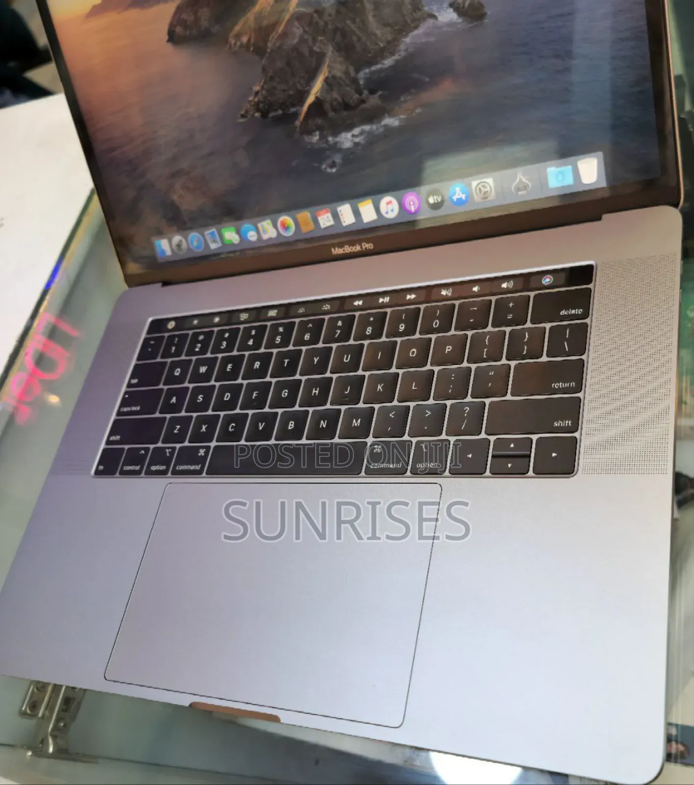 New Laptop Apple MacBook 2018 16GB Intel Core I7 SSD 512GB