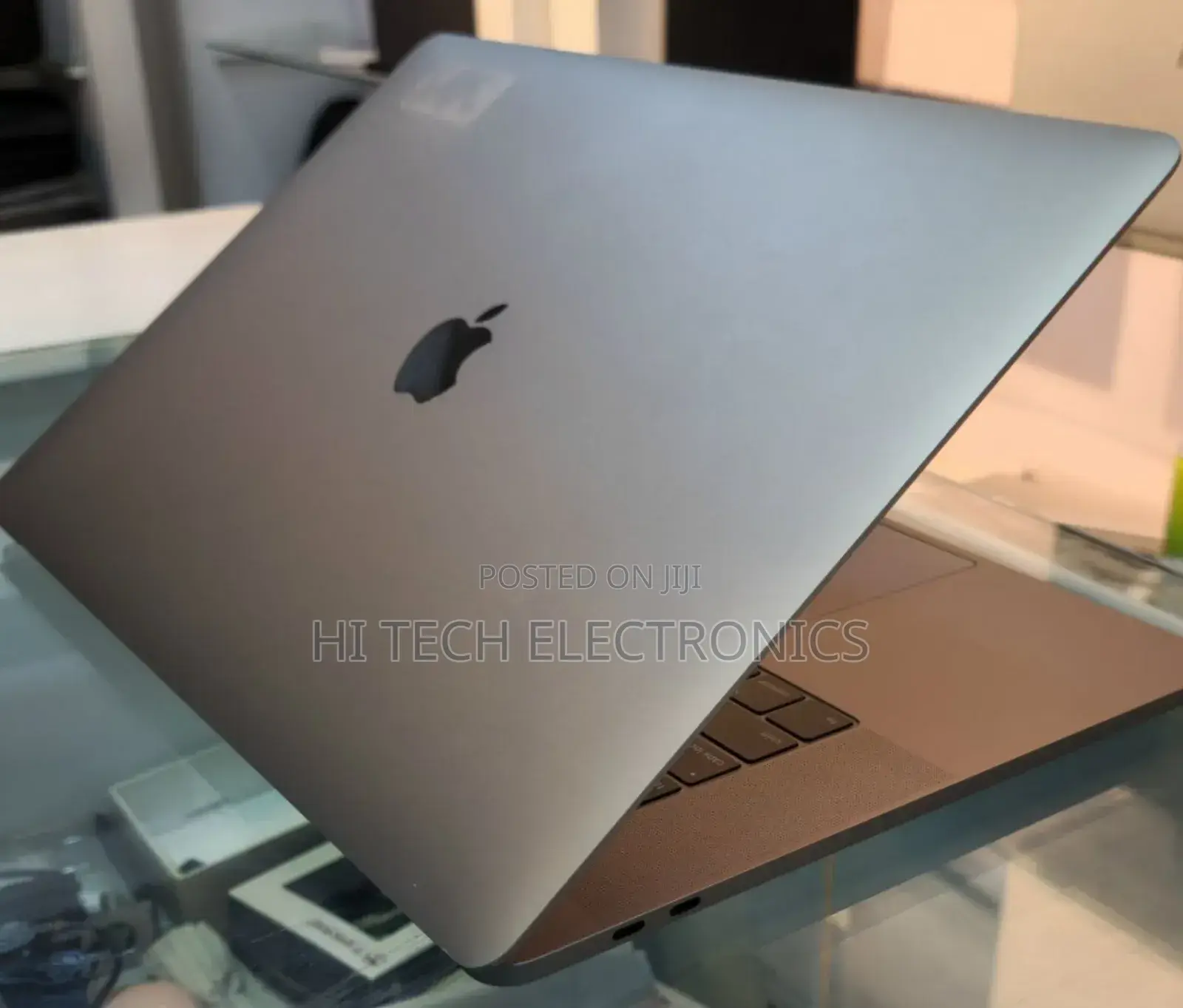 New Laptop Apple MacBook 2018 16GB Intel Core I7 SSD 512GB