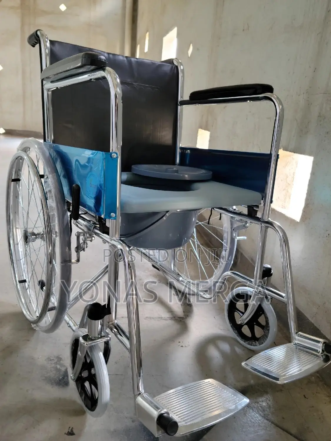 Steel Daf Commode Wheelchair 150KG - Capacity 100KG (MO681)