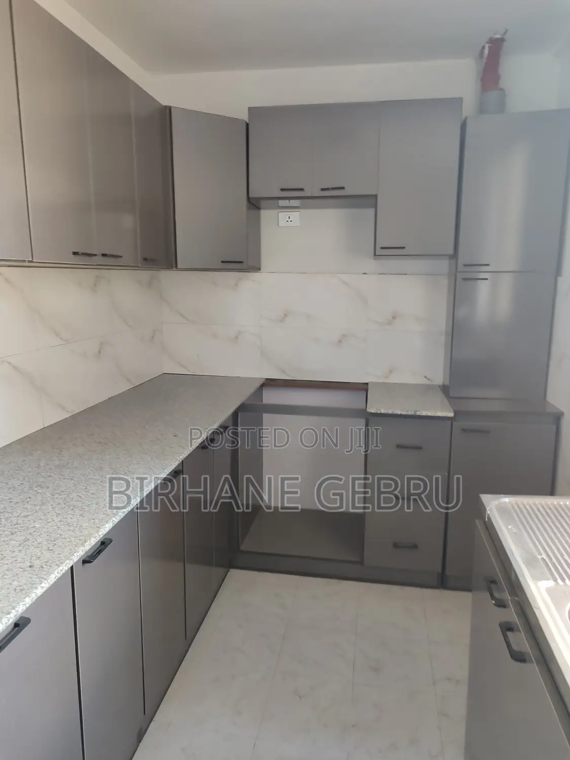 3bdrm Apartment in 3Bedroom Apsrtiment, Bole for rent