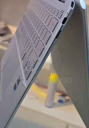 New Laptop HP Spectre X360 8GB Intel Core I5 SSD 512GB