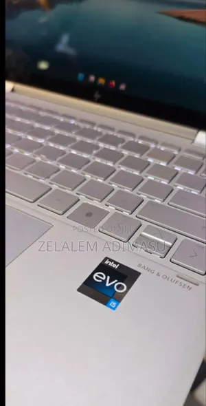 New Laptop HP Spectre X360 8GB Intel Core I5 SSD 512GB