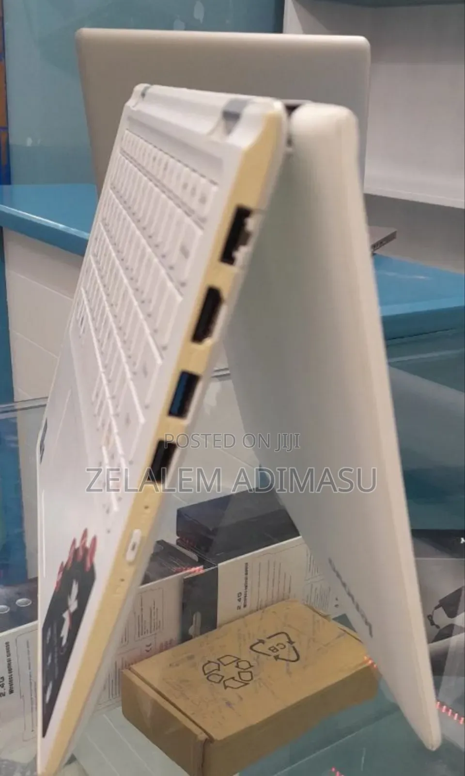 New Laptop Lenovo Yoga 260 4GB Intel Xeon HDD 320GB