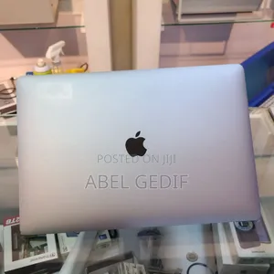 New Laptop Apple MacBook Pro 2018 16GB Intel Core I7 SSD 512GB
