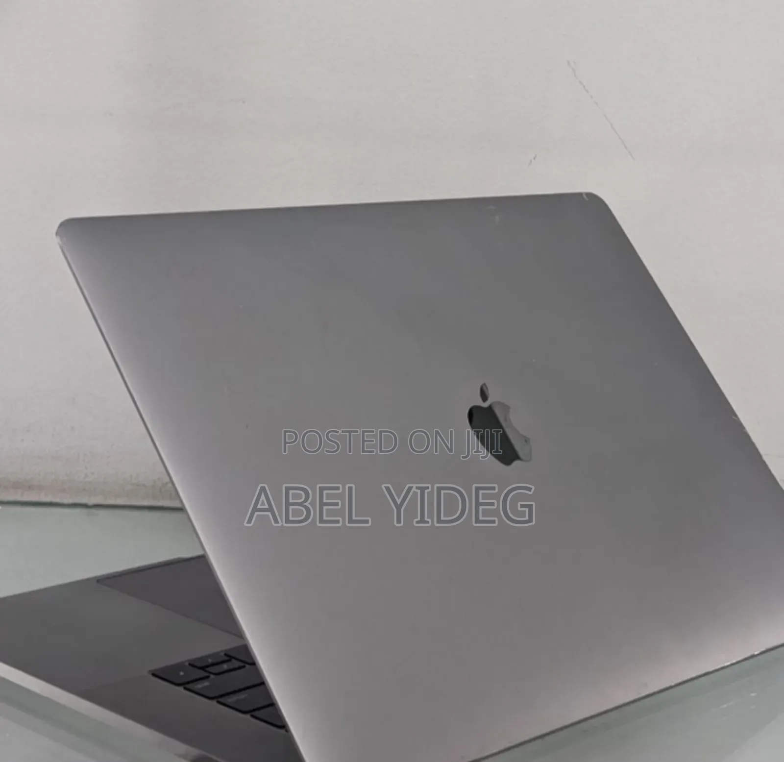 New Laptop Apple MacBook Pro 2018 32GB Intel Core I9 SSD 512GB