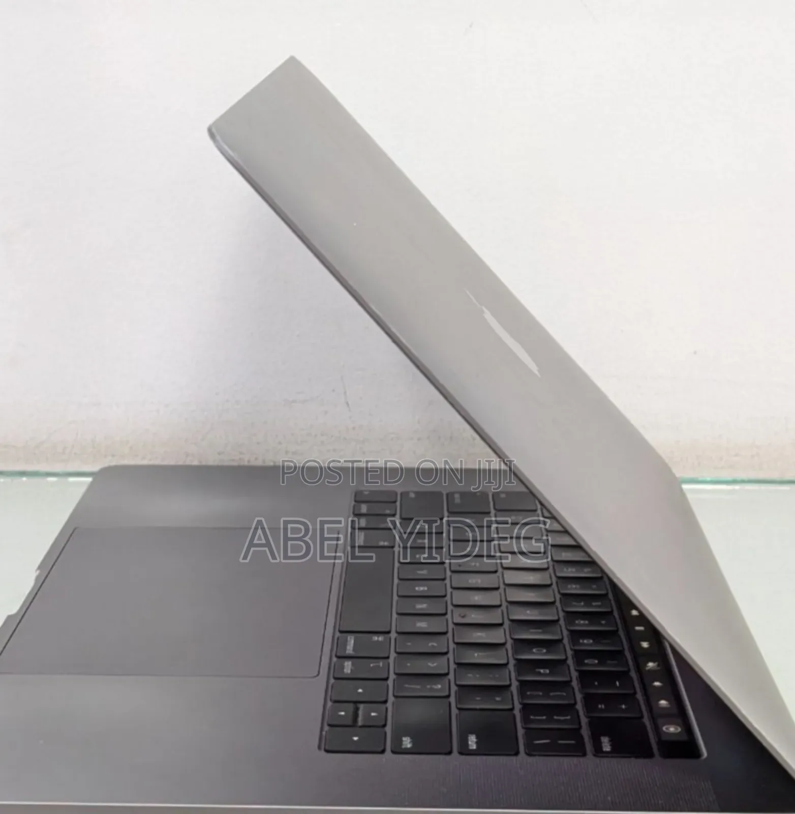 New Laptop Apple MacBook Pro 2018 32GB Intel Core I9 SSD 512GB