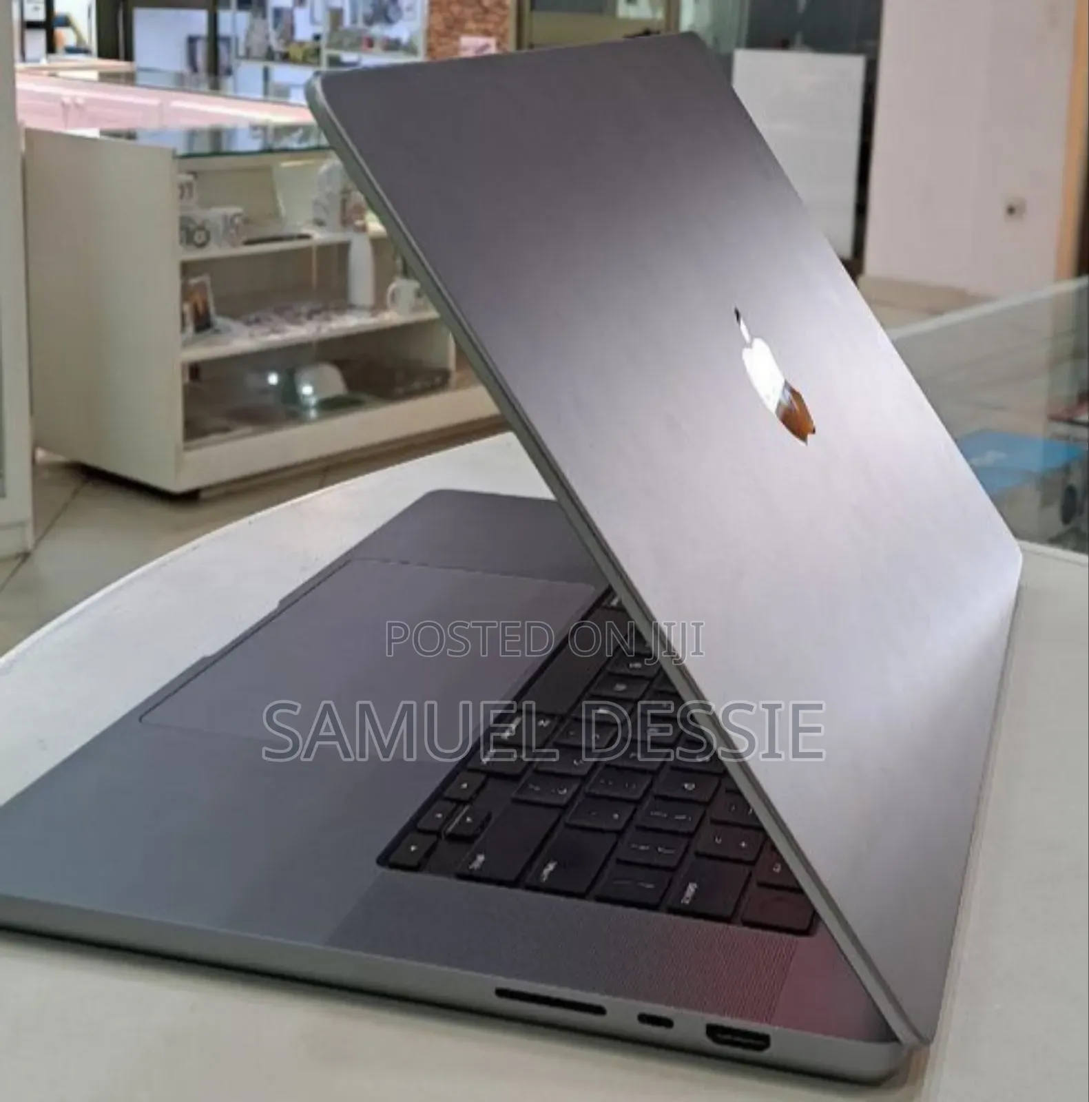 New Laptop Apple MacBook Pro 2023 M2 32GB Apple M2 SSD 512GB