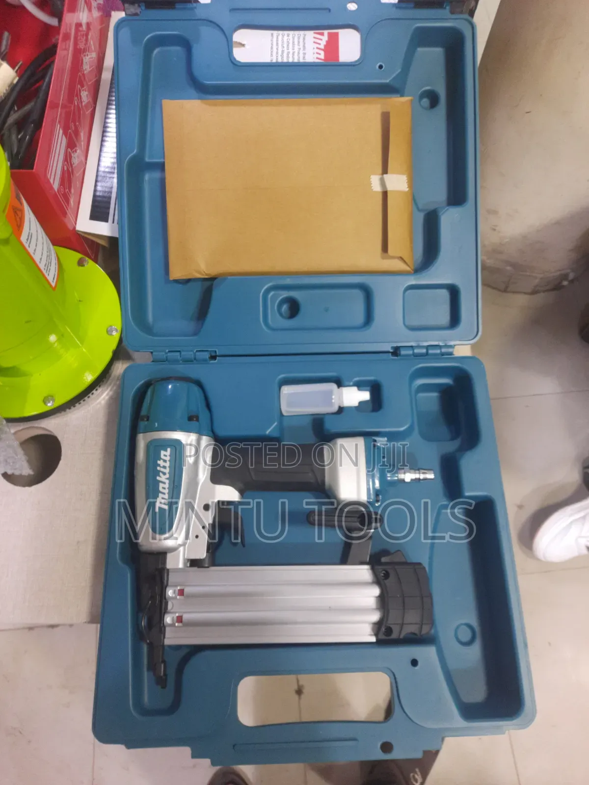 Original Makita Shooter Nail Gun (AF506)