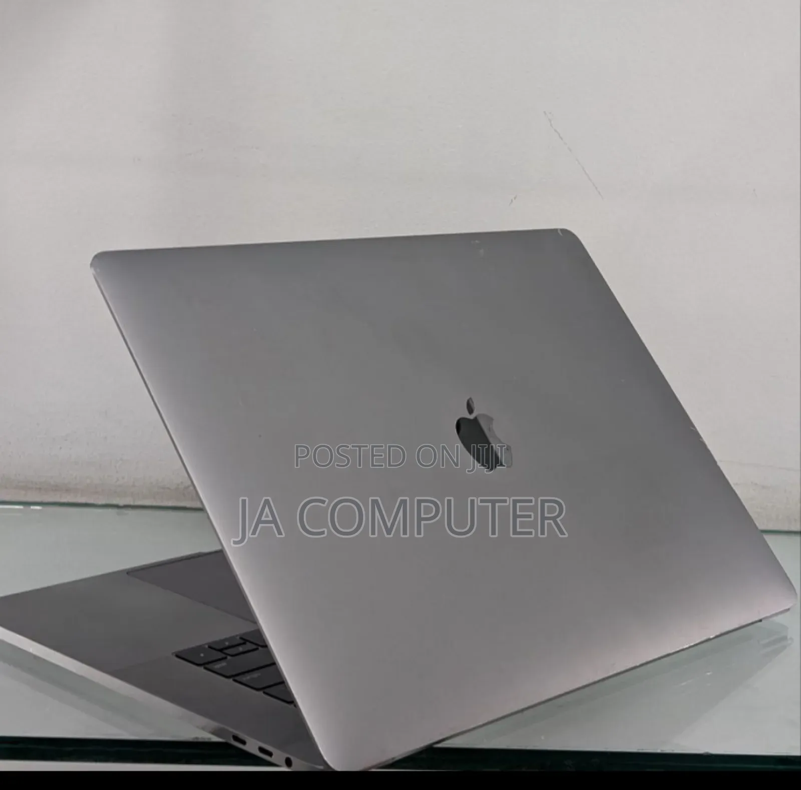 New Laptop Apple MacBook Pro 2018 32GB Intel Core I9 SSD 512GB