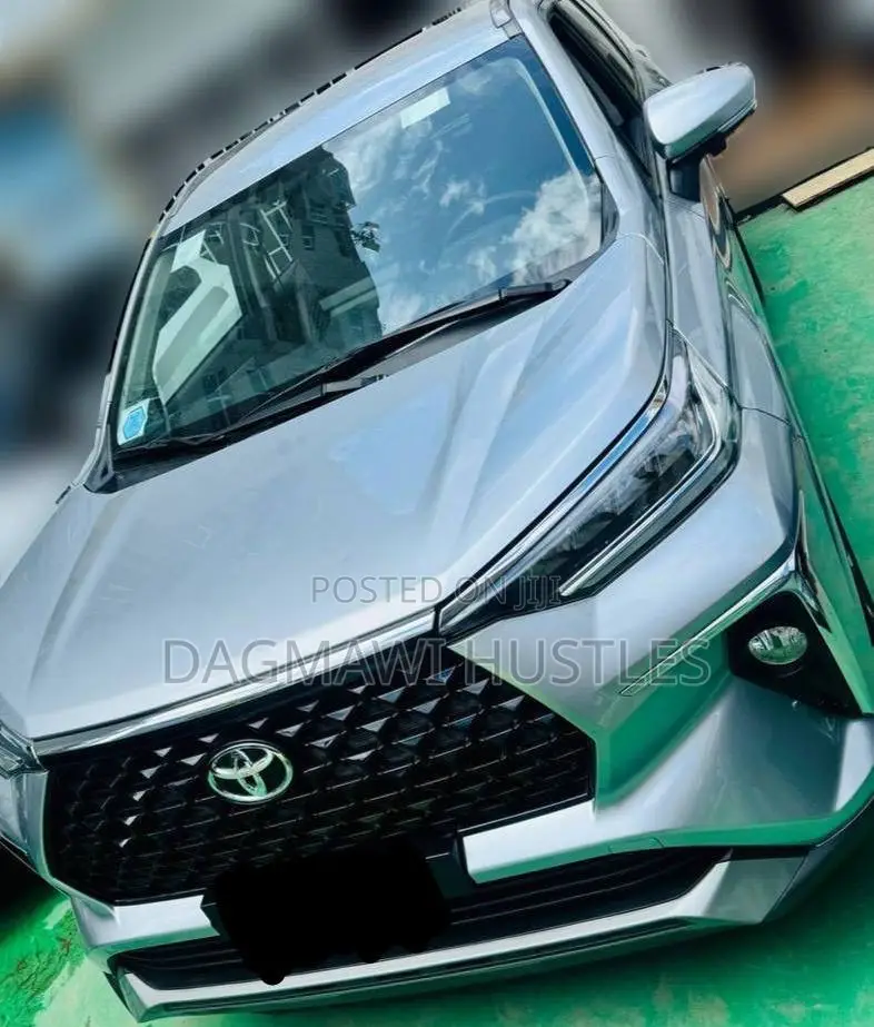 Toyota Vellfire 2023 Silver