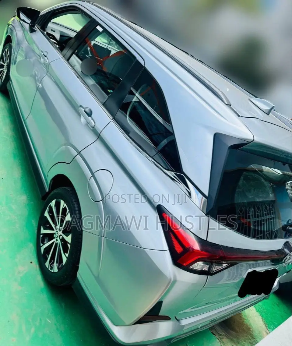 Toyota Vellfire 2023 Silver