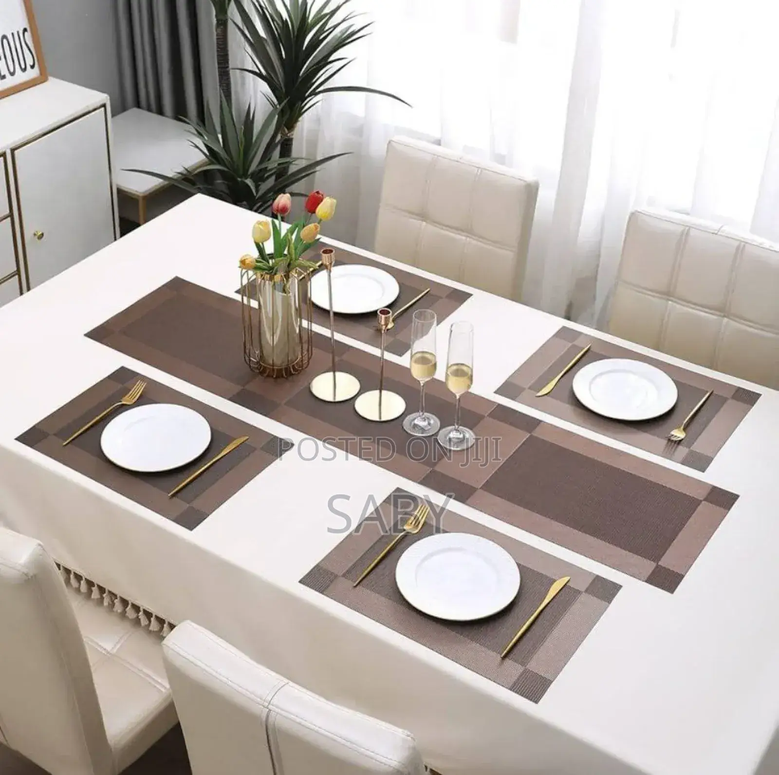 4 Pieces Tablemats With Table Runner