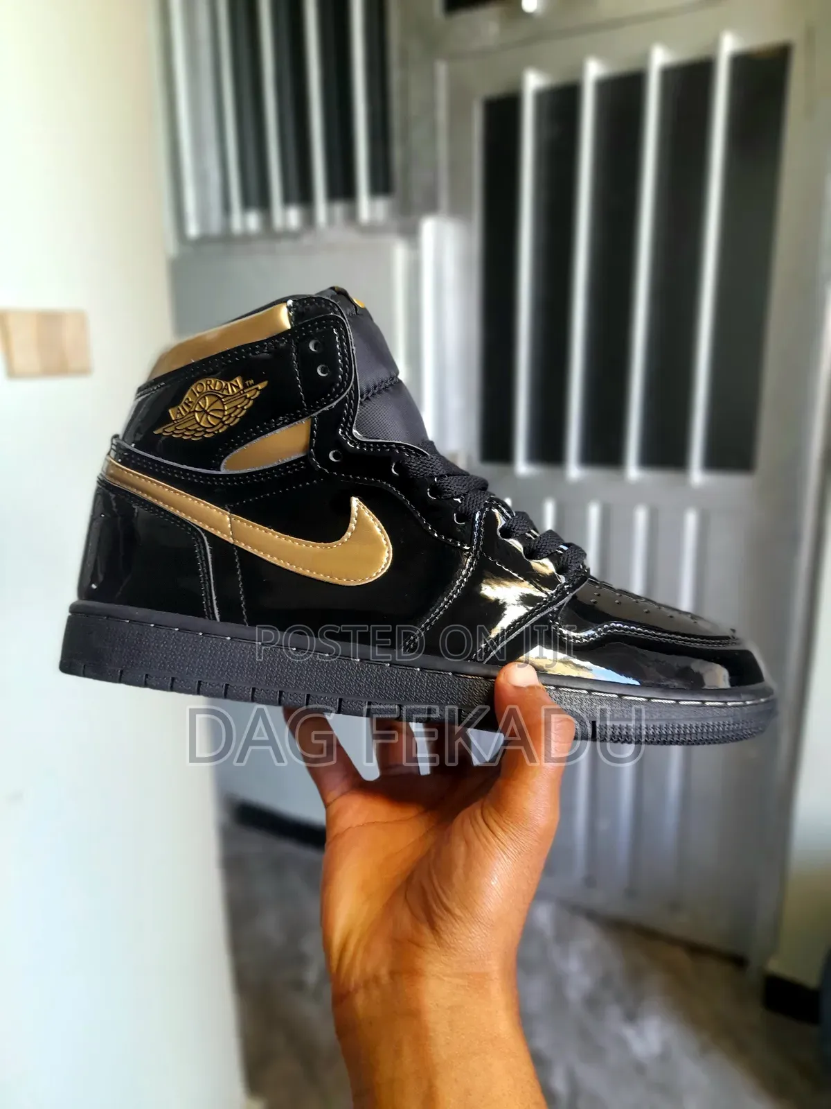 Air Jordan 1 Black Metallic Gold