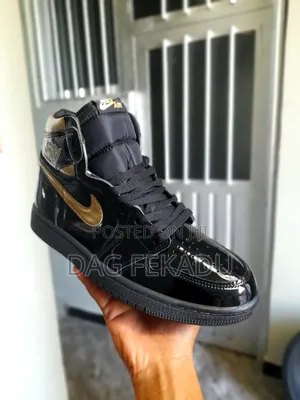 Air Jordan 1 Black Metallic Gold