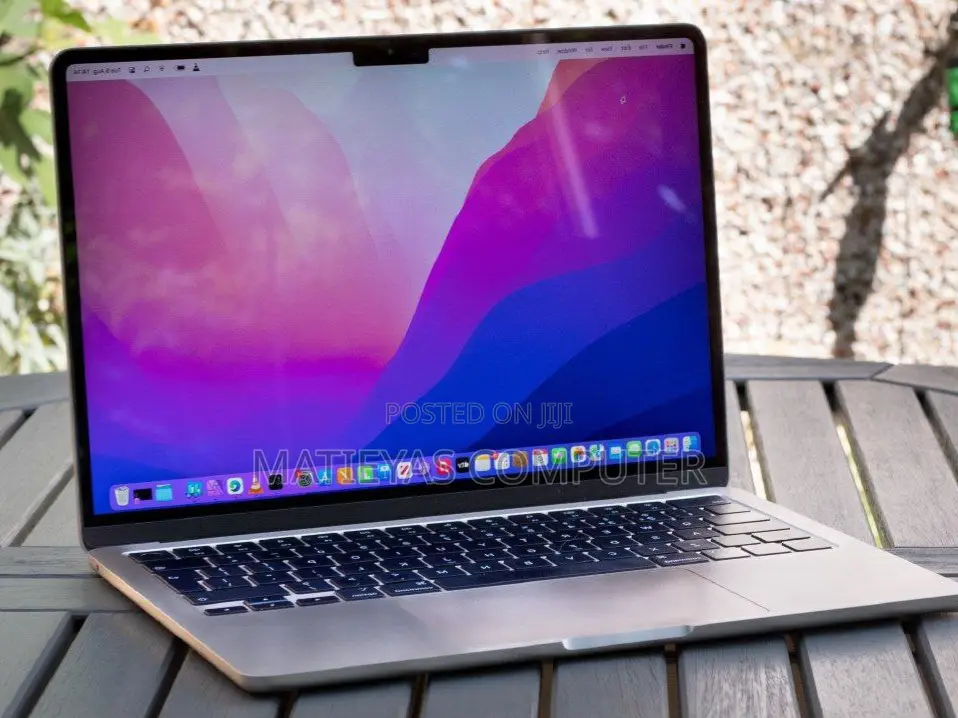 New Laptop Apple MacBook Air 2022 M2 8GB Apple M2 SSD 256GB